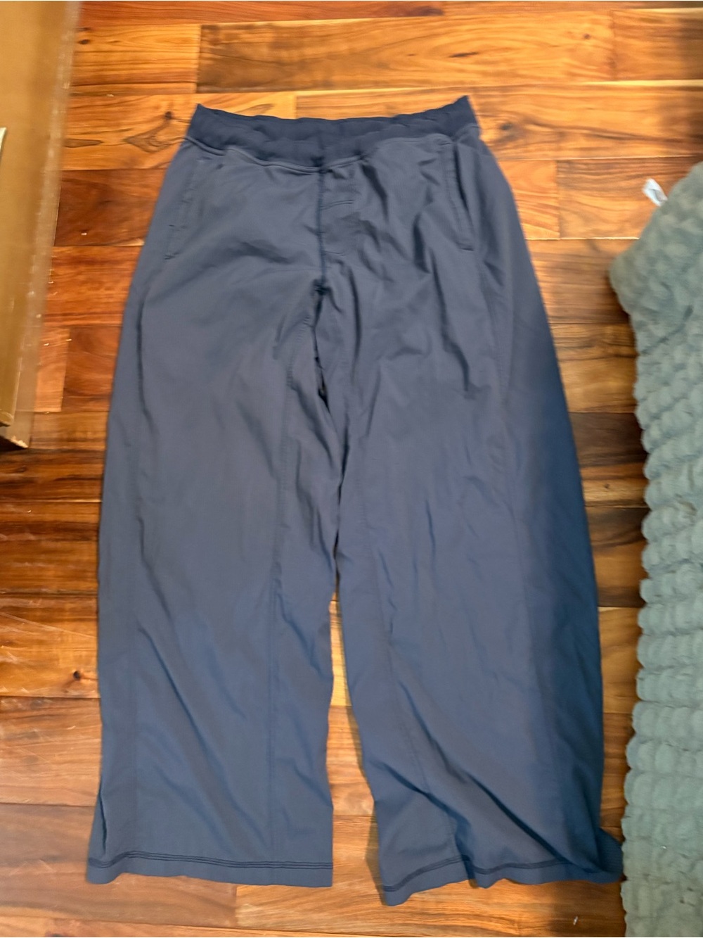 lululemon Wide Leg Ankle Pants Women’s Large Navy Blue Stretch Travel  (1157)